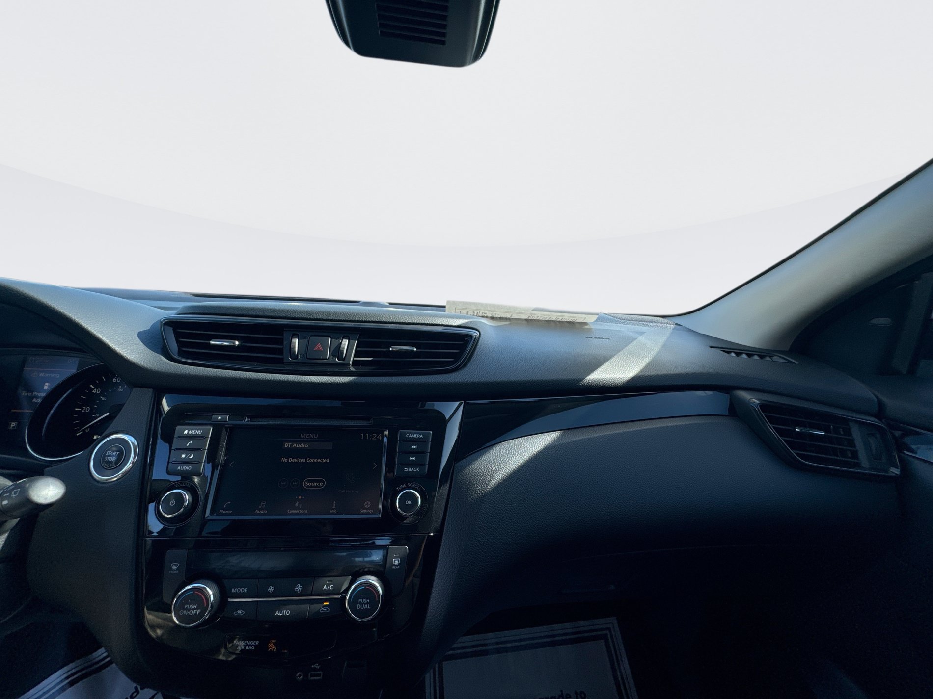 Used 2020 Nissan Rogue Sport SV FWD image 17