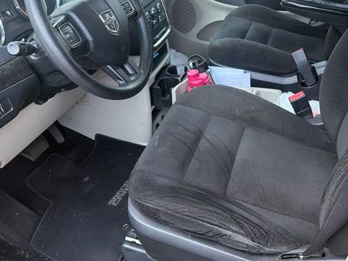 Used 2015 Dodge Grand Caravan SE w/ Quick Order Package 29E SE FWD image 8