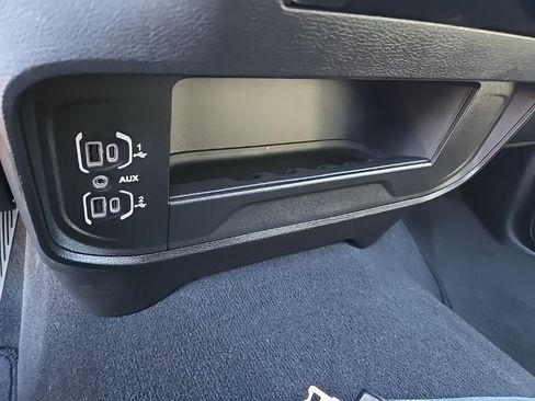 Used 2024 RAM 2500 Big Horn w/ Bed Utility Group image 32