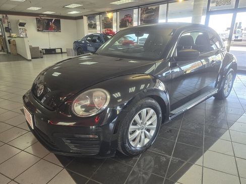 Used 2018 Volkswagen Beetle 2.0T Coast image 1