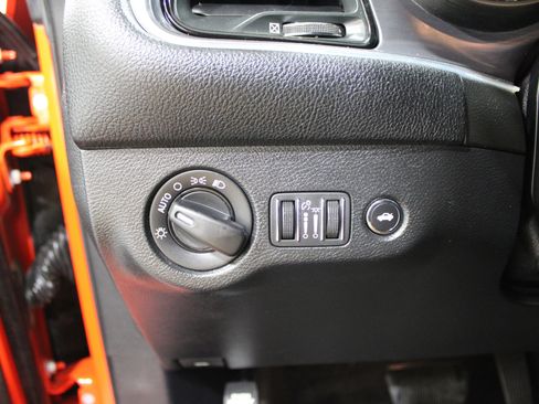 Used 2017 Dodge Challenger SXT w/ Sound Group image 9