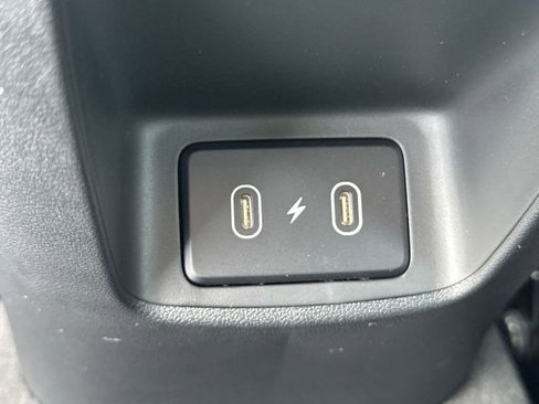 New 2025 Hyundai Elantra Limited FWD image 22