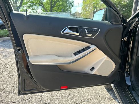 Used 2018 Mercedes-Benz GLA 250 4MATIC image 9