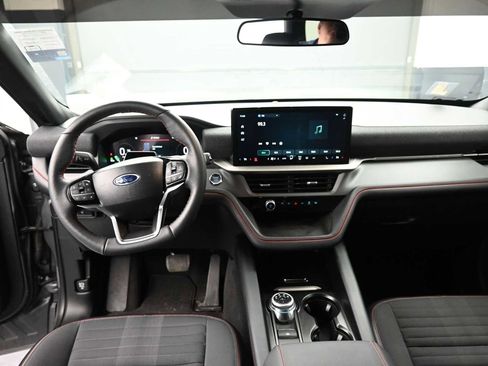 Used 2025 Ford Explorer ST-Line image 16