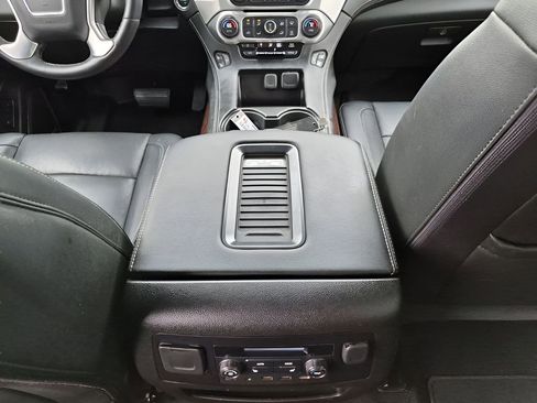 Used 2017 GMC Yukon XL SLT w/ Open Road Package image 22