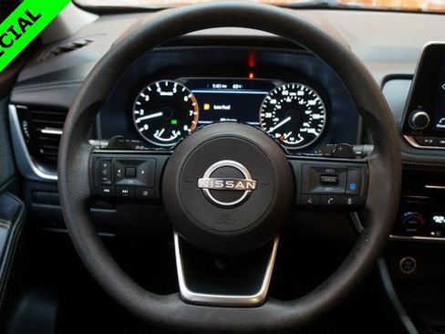 Used 2022 Nissan Rogue SV image 12