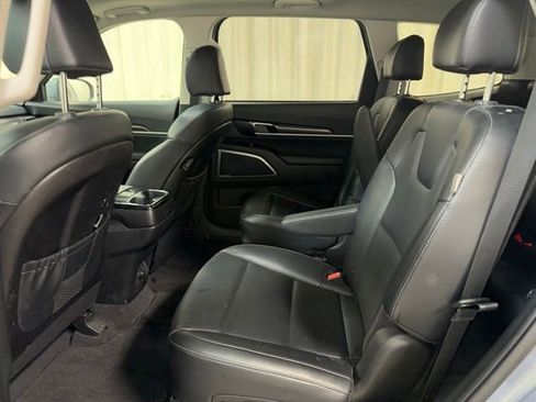 Used 2025 Kia Telluride S AWD/4WD image 18