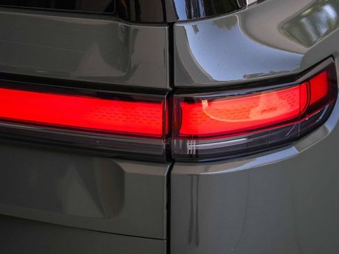 Used 2024 Rivian R1S Launch Edition Quad AWD/4WD image 7