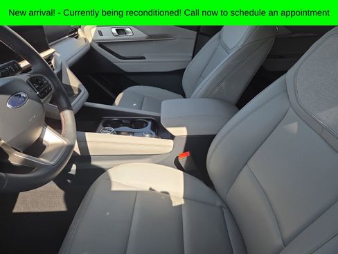 Used 2026 Ford Explorer Active w/ Active Comfort Package RWD image 9