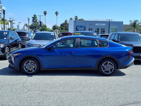 Certified 2025 Kia K4 FWD image 2