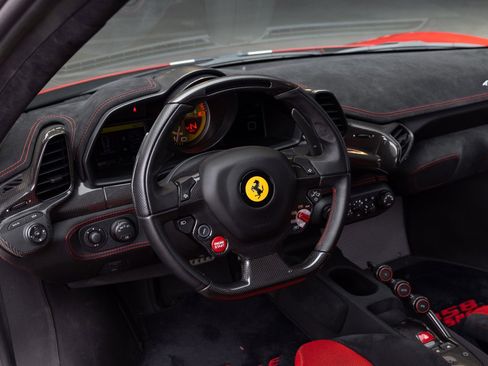Used 2014 Ferrari 458 Speciale Coupe RWD image 47