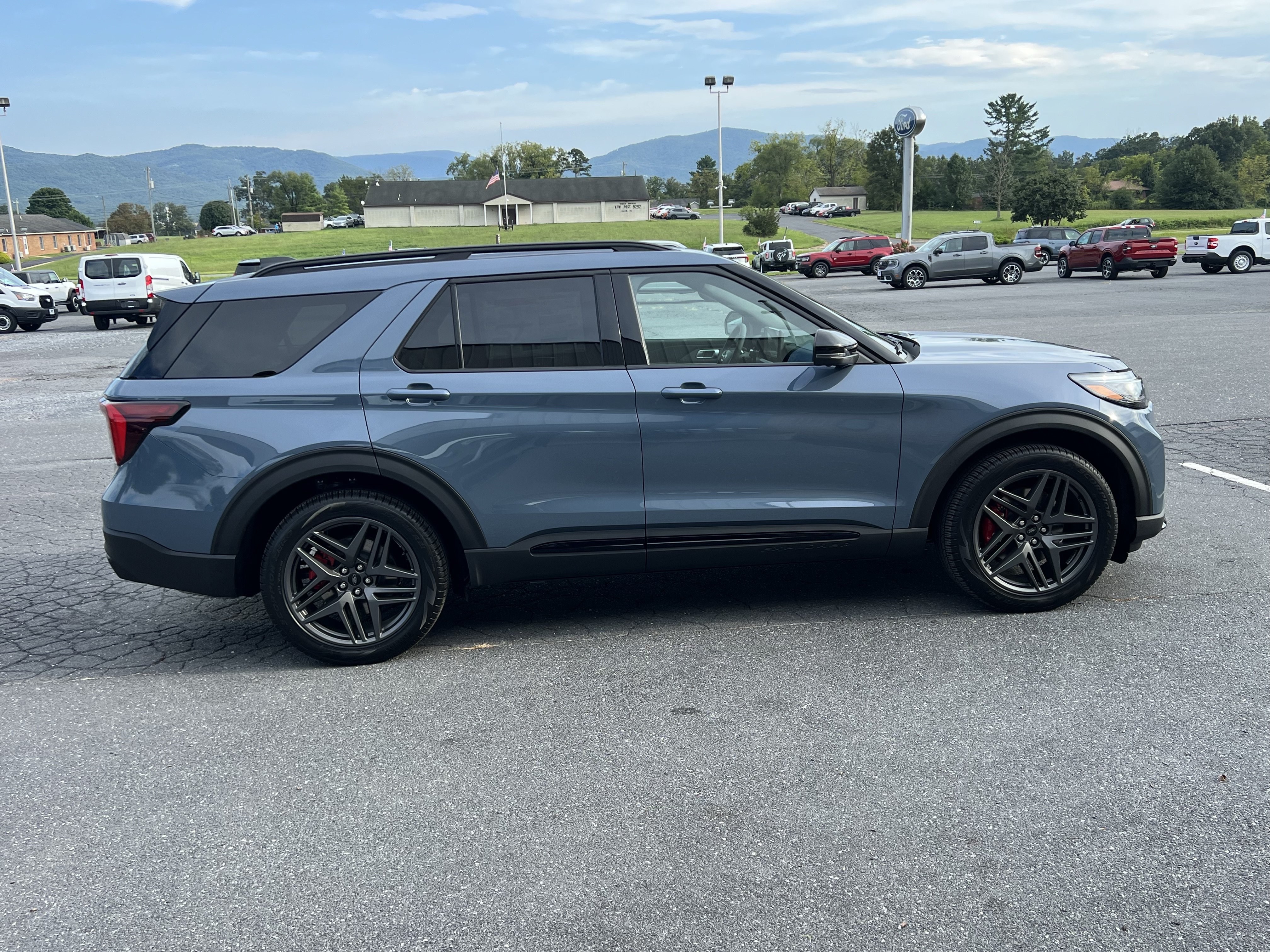 New 2026 Ford Explorer ST w/ Sun And Sound Package AWD/4WD image 5