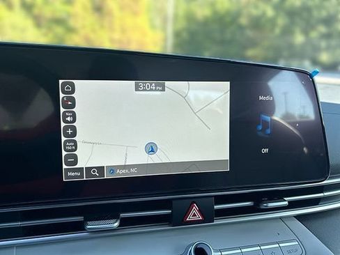 New 2025 Hyundai Elantra Limited image 33