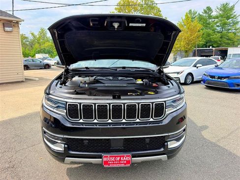 Used 2024 Jeep Wagoneer Series II AWD/4WD image 10