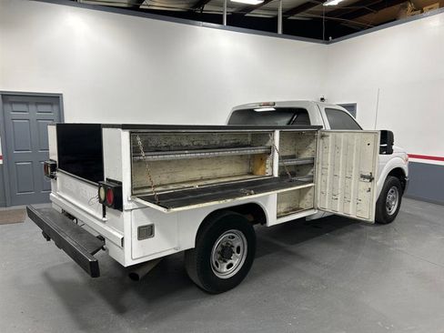 Used 2011 Ford F250 XL w/ XL Value Pkg image 7