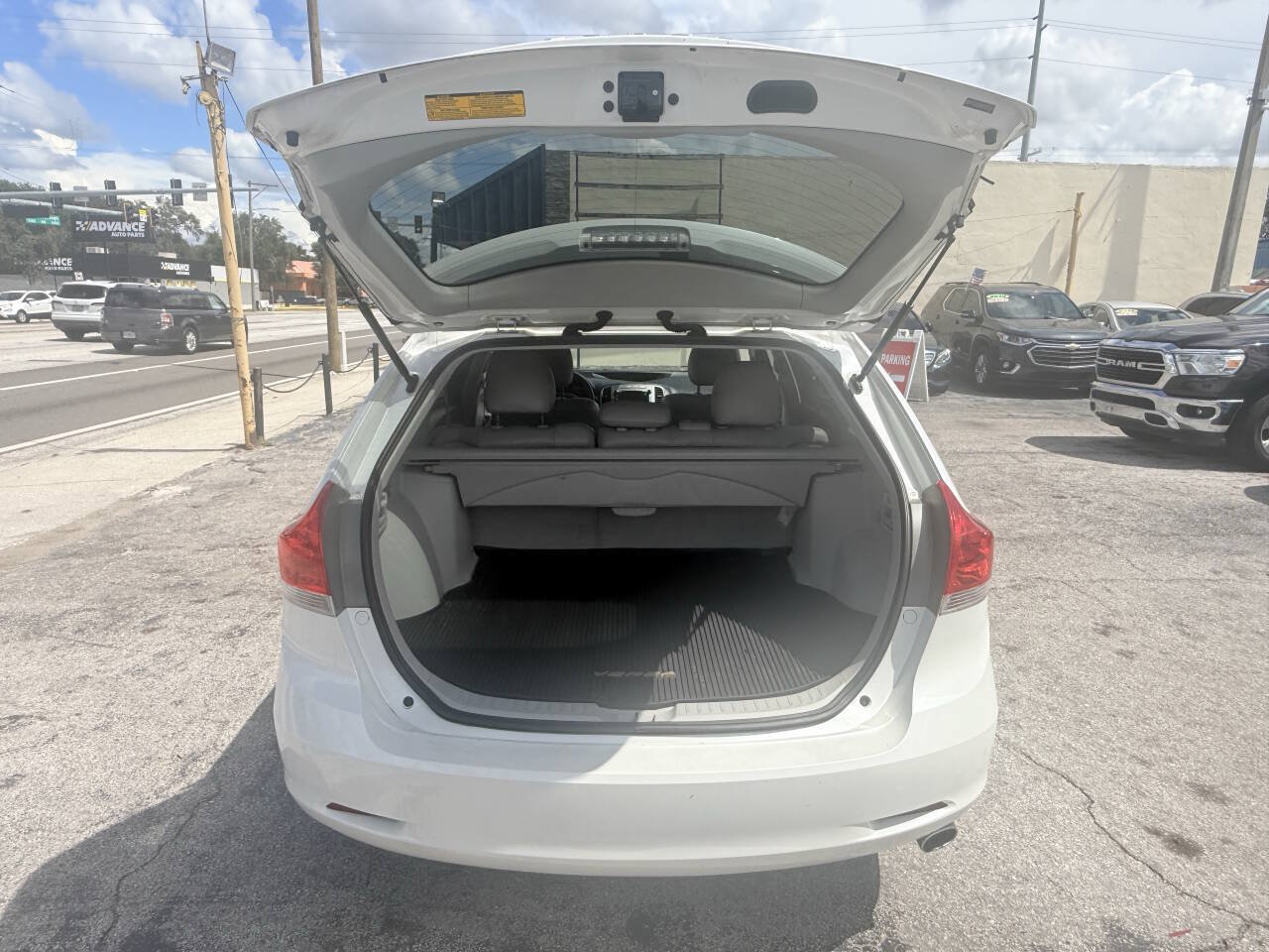 Used 2010 Toyota Venza FWD image 24
