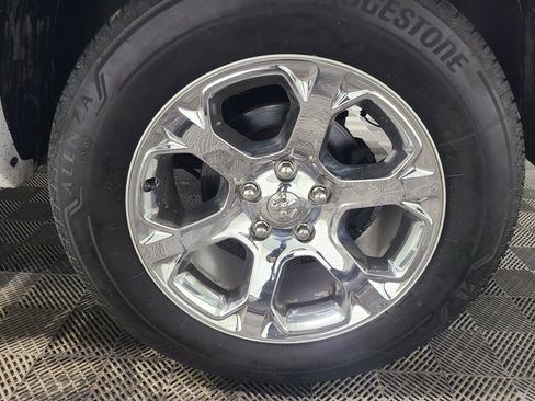 Used 2017 RAM 1500 Laramie w/ Convenience Group image 13