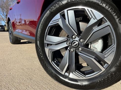 Certified 2025 Nissan Murano SV image 8