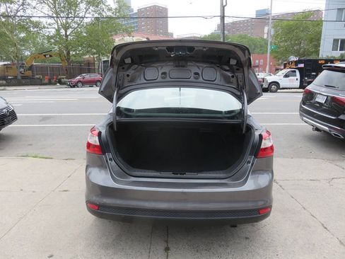 Used 2014 Ford Focus SE w/ Equipment Group 201A FWD image 22