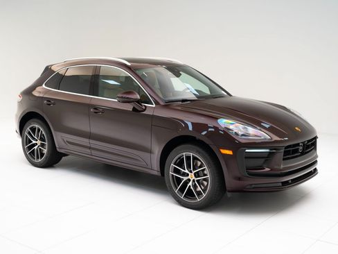 Used 2026 Porsche Macan AWD/4WD image 7