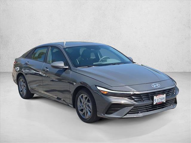 Used 2024 Hyundai Elantra SEL FWD image 3