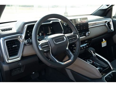 New 2026 GMC Canyon Denali image 5