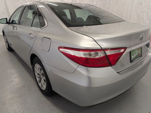 Used 2015 Toyota Camry LE image 8