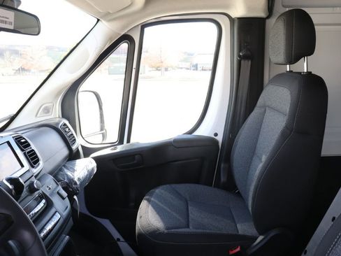 Used 2024 RAM ProMaster 2500 FWD image 10