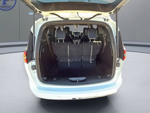 Used 2025 Chrysler Pacifica Select FWD image 18