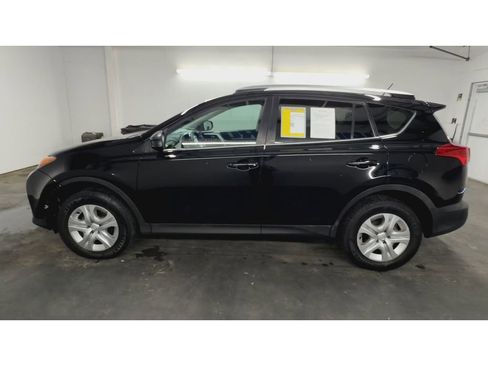 Used 2015 Toyota RAV4 LE image 5