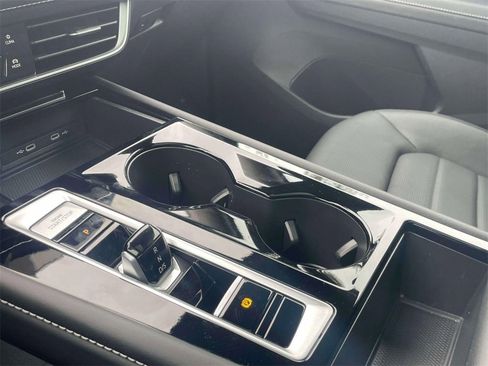 New 2025 Volkswagen Atlas SEL image 31