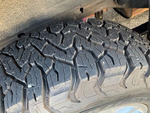 Used 2016 GMC Sierra 1500 SLT w/ SLT Premium Package image 12