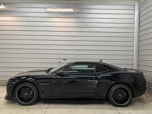 Used 2010 Chevrolet Camaro SS w/ RS Package RWD image 8