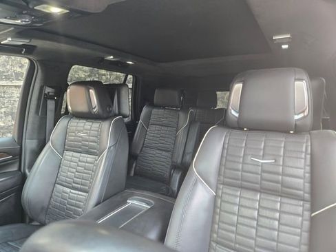 Used 2023 Cadillac Escalade Sport Platinum w/ LPO, ONYX Package image 9