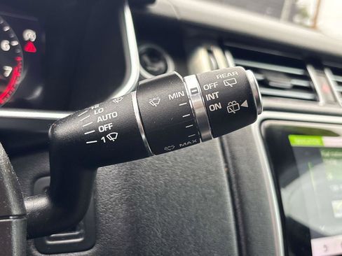 Used 2018 Land Rover Range Rover HSE image 25