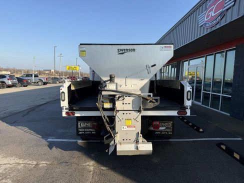 Used 2014 Ford F550 4x4 Regular Cab Super Duty image 13