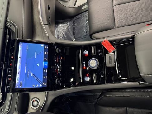 New 2025 Jeep Grand Cherokee Overland w/ Luxury Tech Group IV AWD/4WD image 21
