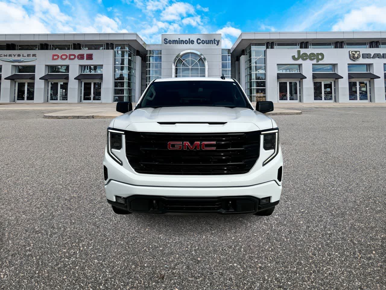Used 2023 GMC Sierra 1500 Elevation AWD/4WD image 3