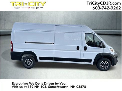 New 2025 RAM ProMaster 2500 w/ Quick Order Package 22G SLT image 8