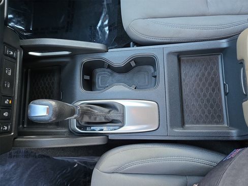 Used 2022 Nissan Frontier SV image 22