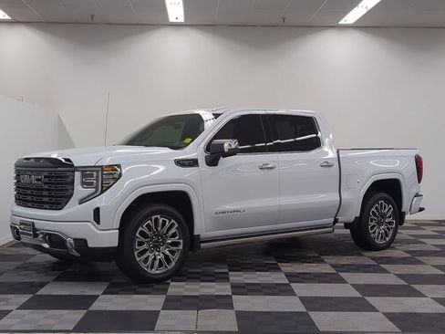Used 2026 GMC Sierra 1500 Denali Ultimate AWD/4WD image 3
