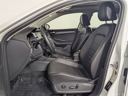 Used 2023 Volkswagen Jetta SE FWD image 12