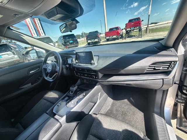 Used 2024 Nissan Rogue SV FWD image 28