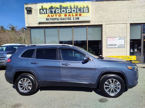 Used 2019 Jeep Cherokee Latitude Plus w/ Cold Weather Group image 1