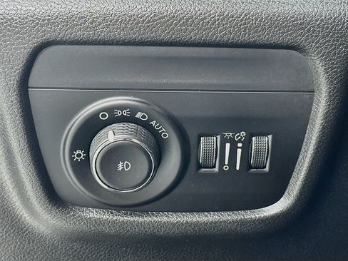 Used 2021 Jeep Grand Cherokee L Limited RWD image 10
