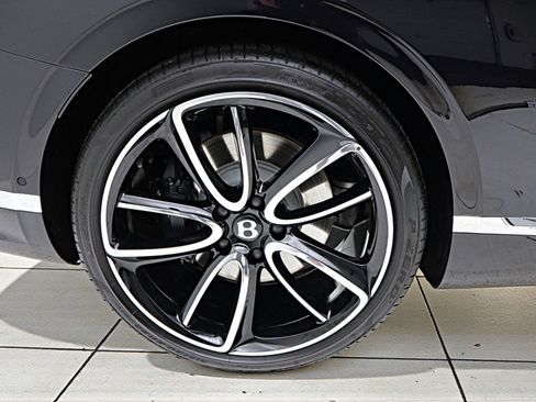 Used 2024 Bentley Continental GT V8 image 49