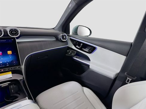 New 2026 Mercedes-Benz GLC 300 4MATIC image 27