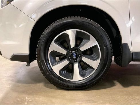 Used 2018 Subaru Forester 2.5i Limited AWD/4WD image 9