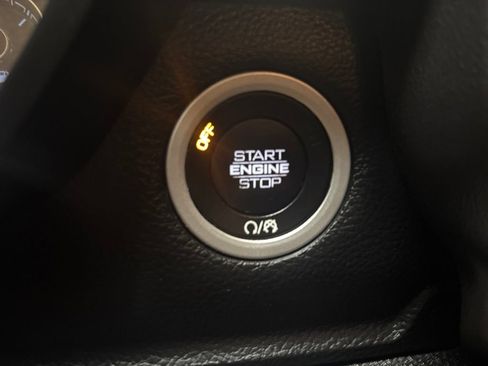 Used 2020 RAM 1500 Big Horn AWD/4WD image 12
