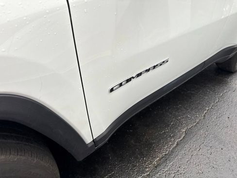 Used 2023 Jeep Compass Limited AWD/4WD image 13
